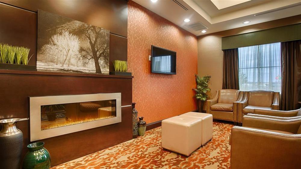 Best Western Plus Longhorn Inn & Suites Luling Beltér fotó