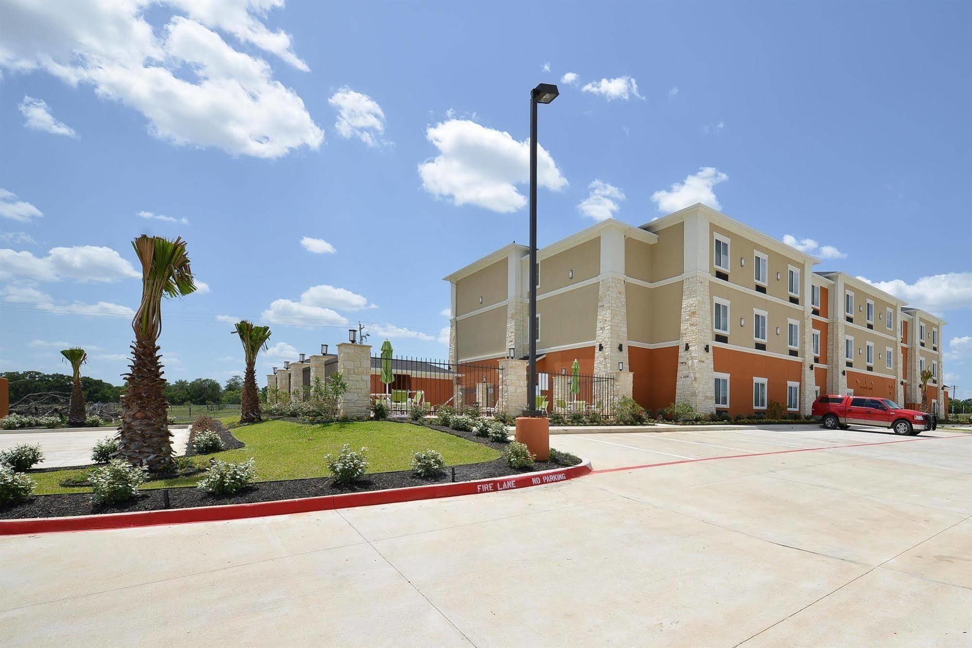 Best Western Plus Longhorn Inn & Suites Luling Kültér fotó