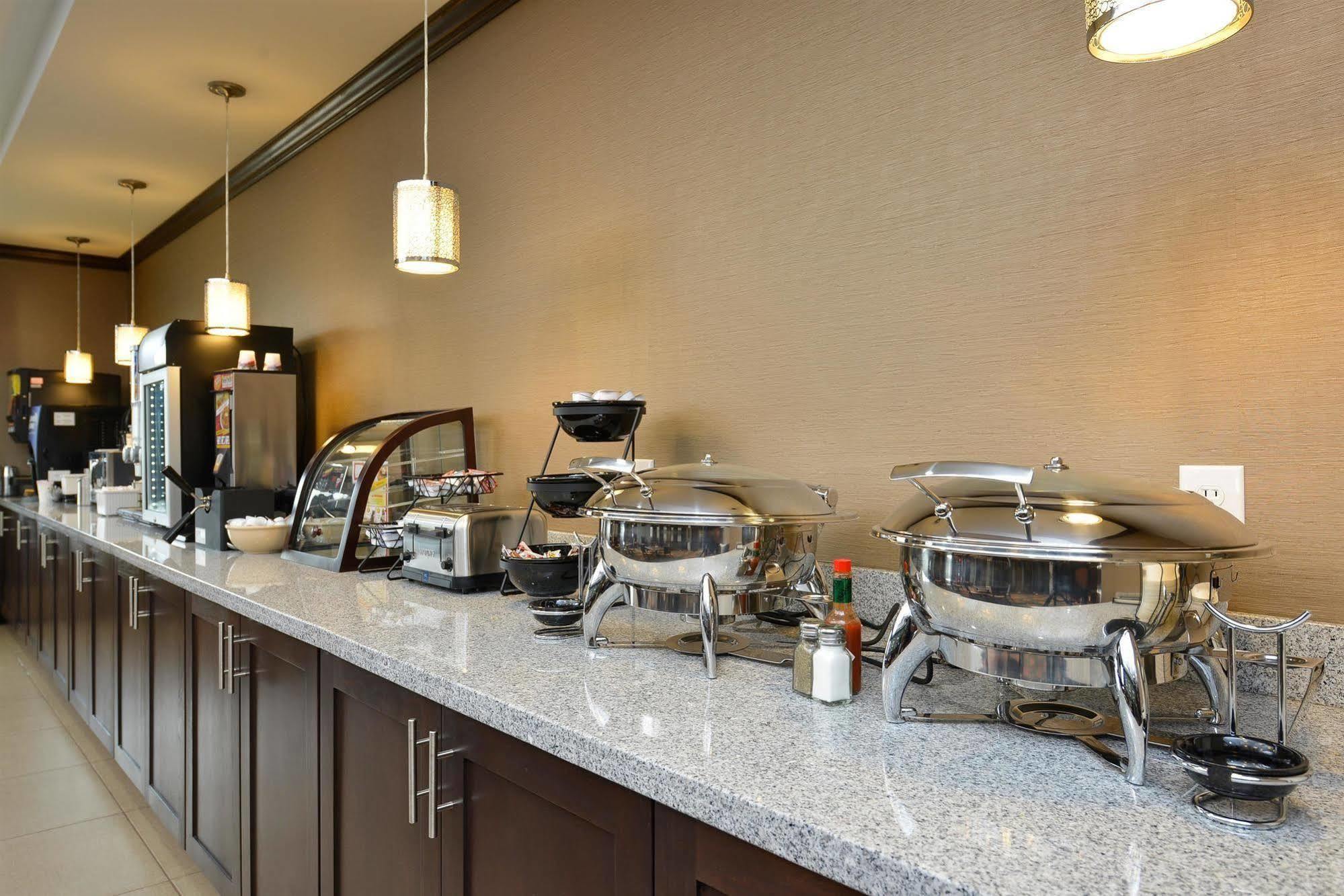 Best Western Plus Longhorn Inn & Suites Luling Kültér fotó